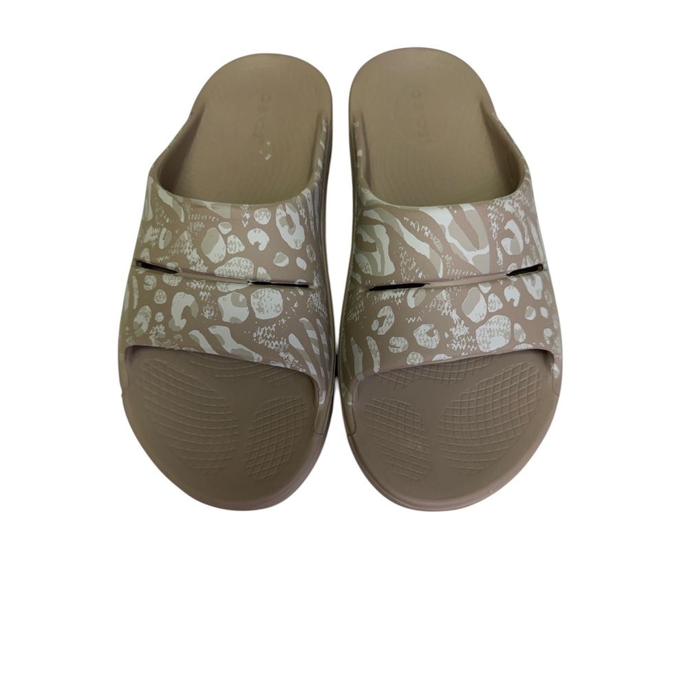 OOFOS  Sport Slide Women Size 8 Taupe Animal Print Recovery Sandal